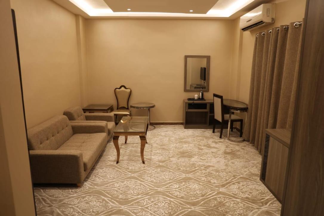 Al Shaiki Hotel Jubail Екстер'єр фото